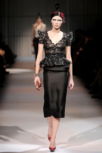 Look 19